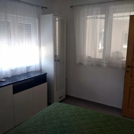 Apartment Secret Garden Neum
